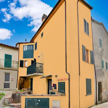 Amazing In Lamporecchio شقة